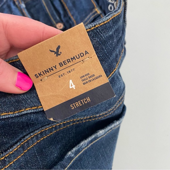 AMERICAN EAGLE Skinny Bermuda Stretch Low Rise Denim Shorts Sz 4 NWT - Picture 8 of 10